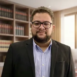 Dr. Lucas Dino